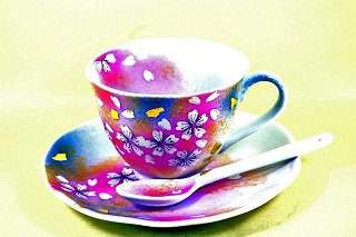 九谷焼の色絵や染付けコーヒーカップ紹介